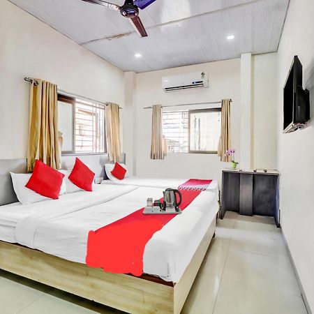 Hotel Kailash Park- Near International Airport ムンバイ エクステリア 写真